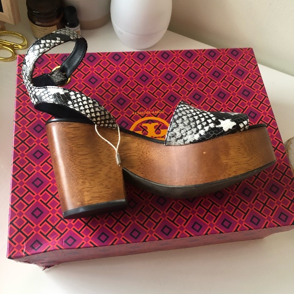 SOLD Tory Burch NWT Wooden Platforms - Picture 3 of 6